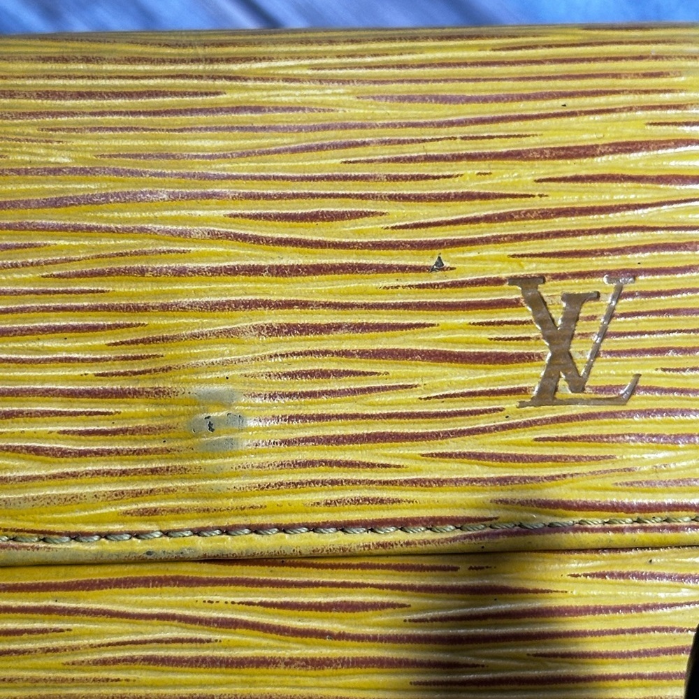 Louis Vuitton Authentic Vintage Yellow Purple Epi 6-Key Holder - Picture 15 of 16